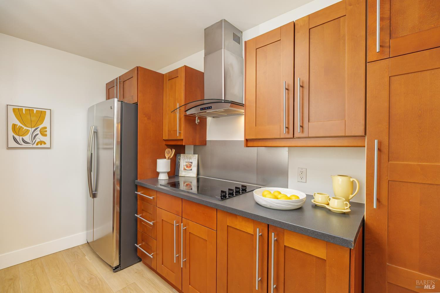 Detail Gallery Image 7 of 29 For 4221 Shelter Bay Ave, Mill Valley,  CA 94941 - 2 Beds | 2 Baths