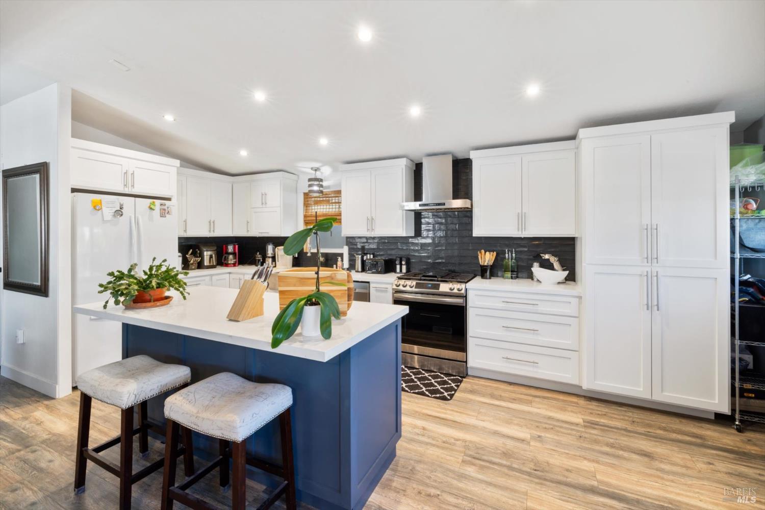 Detail Gallery Image 7 of 20 For 137 Lemon Tree Cir, Vacaville,  CA 95687 - 2 Beds | 2 Baths
