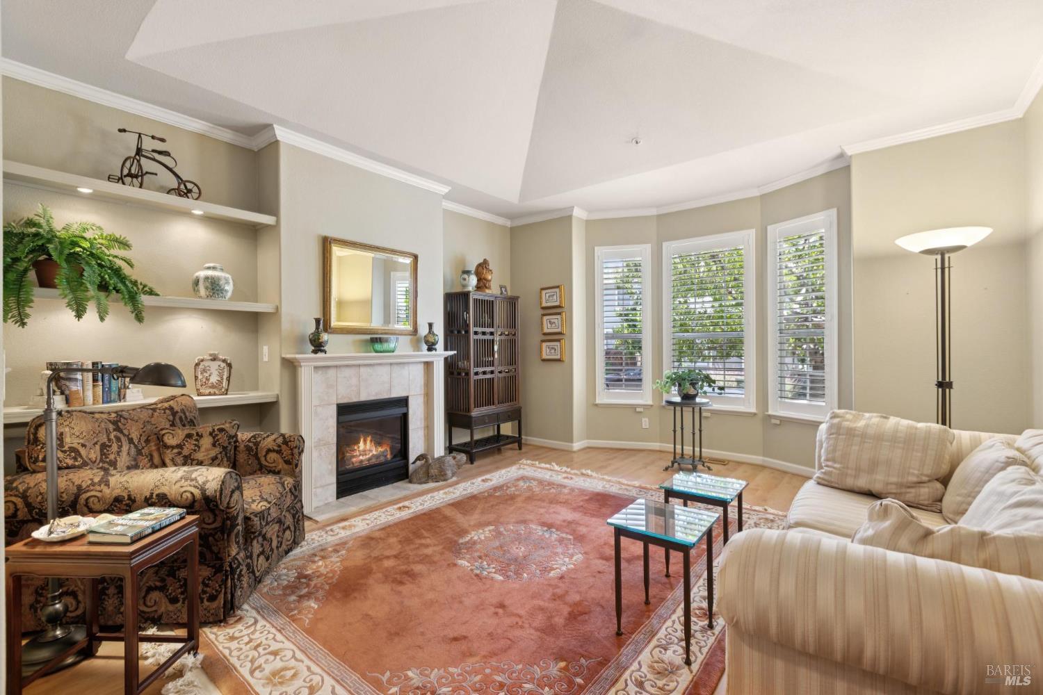 Detail Gallery Image 3 of 38 For 128 Baypoint Dr, San Rafael,  CA 94901 - 3 Beds | 2/1 Baths