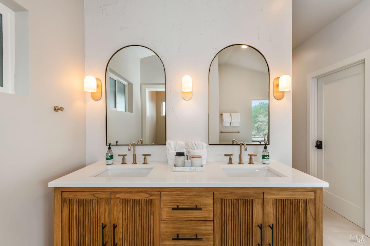 Detail Gallery Image 27 of 58 For 2300 Mill Creek Ln, Healdsburg,  CA 95448 - 3 Beds | 3 Baths