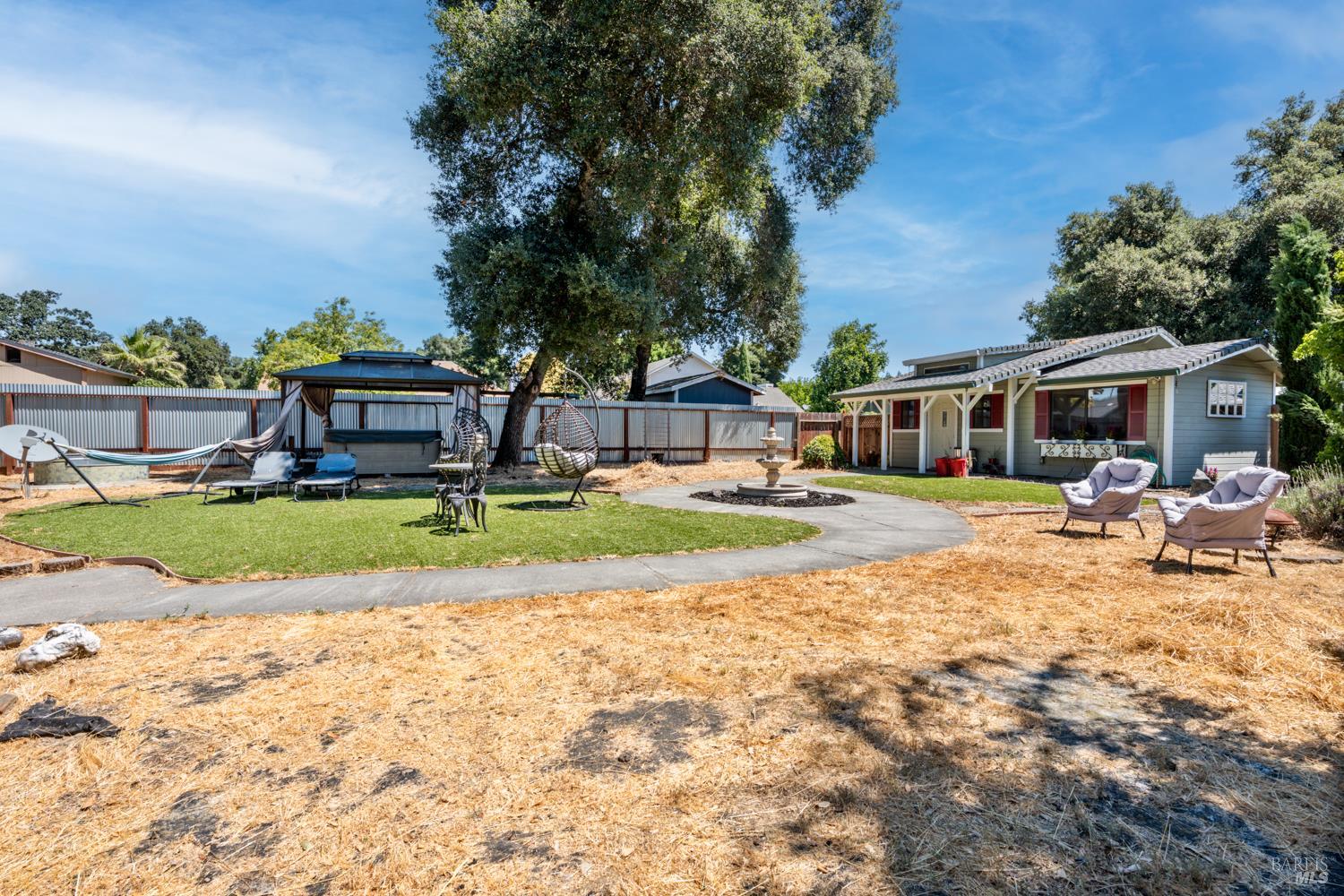 Detail Gallery Image 29 of 35 For 8621 Uva Dr, Redwood Valley,  CA 95470 - 3 Beds | 3 Baths