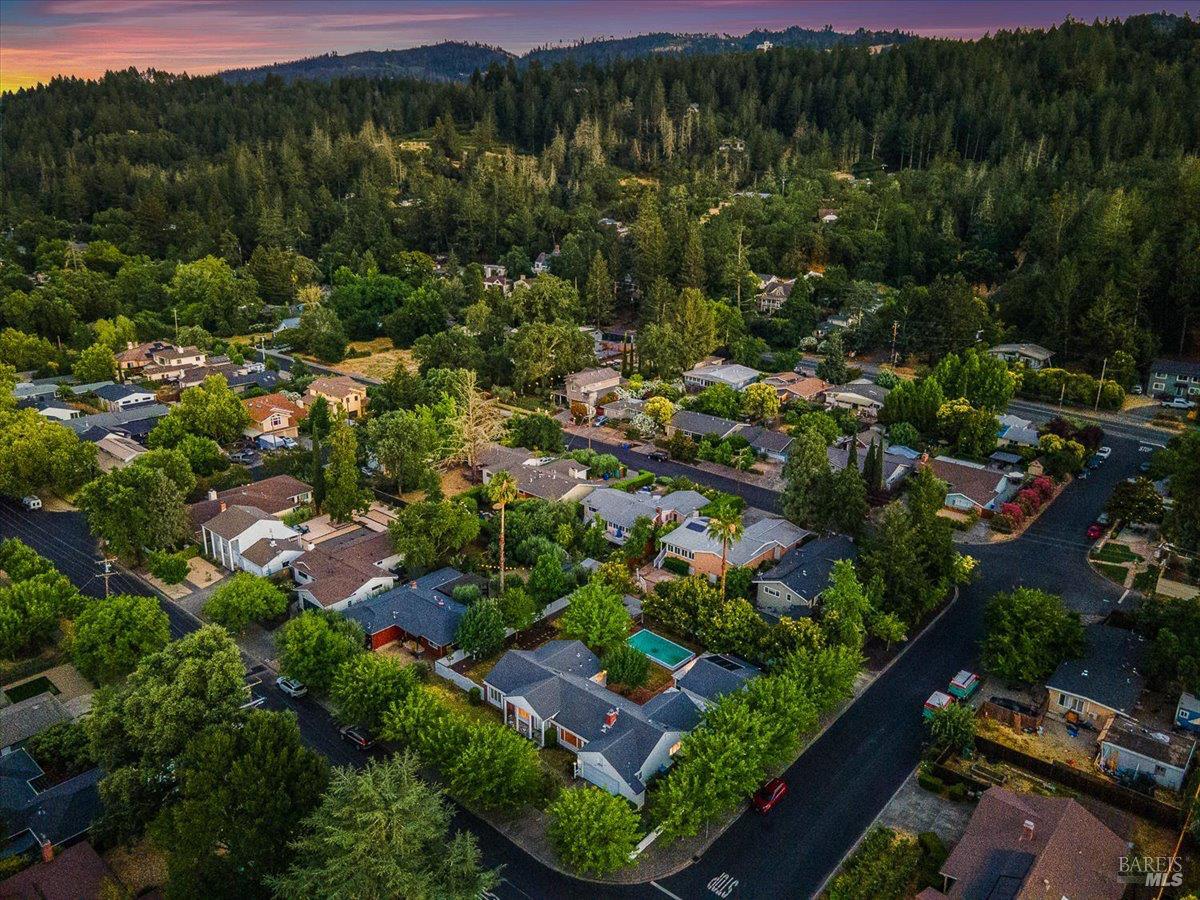 Detail Gallery Image 52 of 55 For 1819 Cedar St, Calistoga,  CA 94515 - 3 Beds | 2/1 Baths