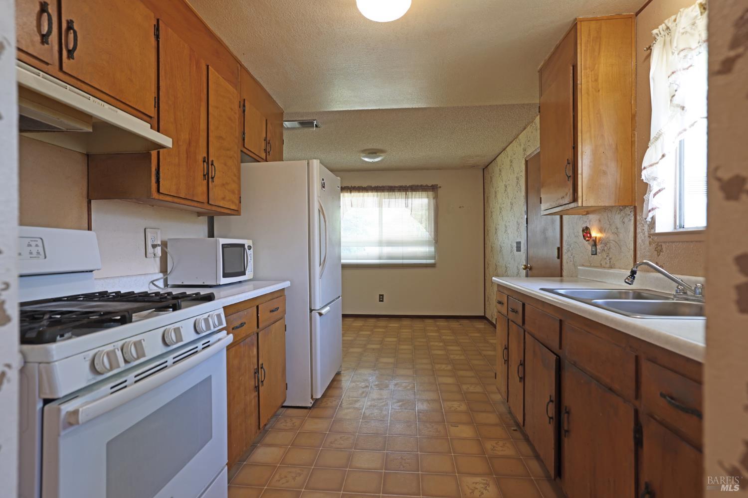 Detail Gallery Image 6 of 17 For 235 Trinity Ct, Rio Vista,  CA 94571 - 3 Beds | 1/1 Baths