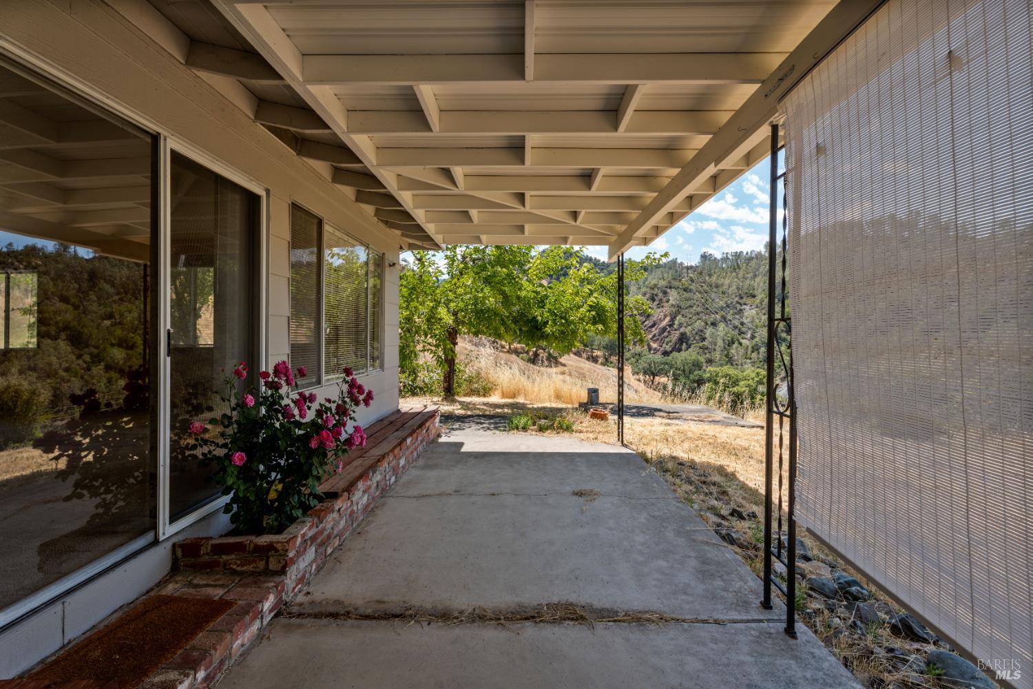 Detail Gallery Image 24 of 32 For 18201 S Highway 101 Unkn, Hopland,  CA 95449 - 3 Beds | 2/1 Baths