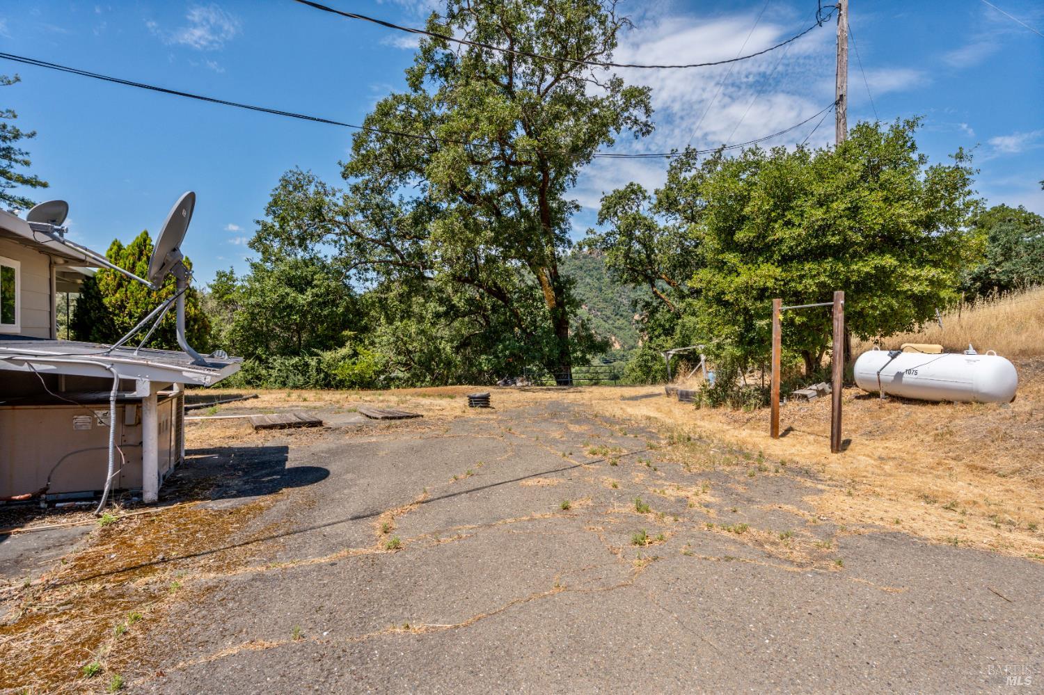 Detail Gallery Image 25 of 32 For 18201 S Highway 101 Unkn, Hopland,  CA 95449 - 3 Beds | 2/1 Baths