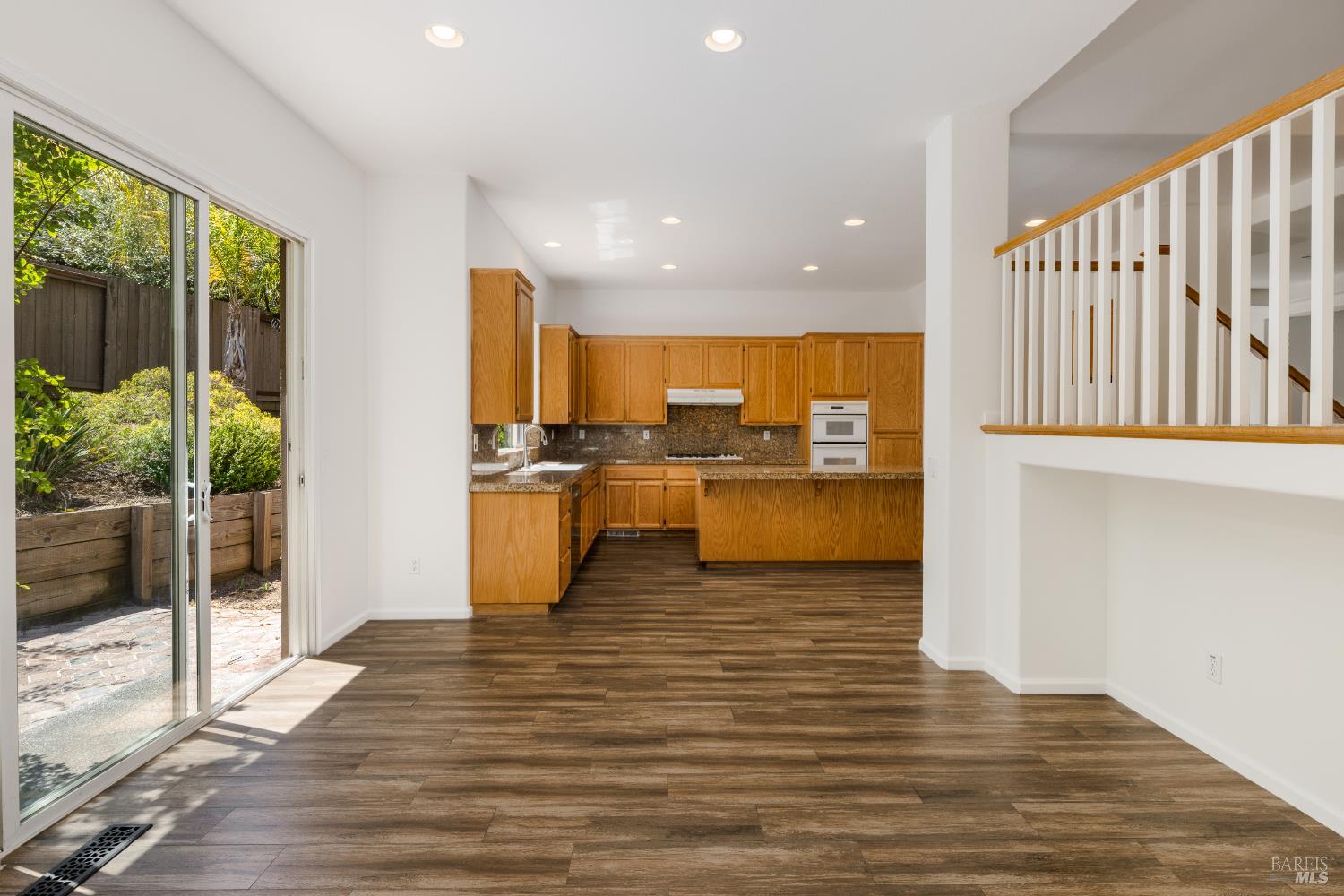 Detail Gallery Image 8 of 36 For 5795 Desoto Dr, Santa Rosa,  CA 95409 - 4 Beds | 3 Baths