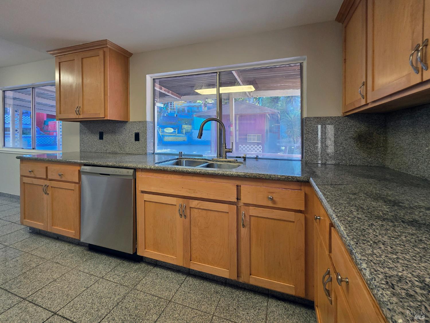Detail Gallery Image 11 of 27 For 1379 Shea Ter, Vallejo,  CA 94591 - 4 Beds | 2/1 Baths