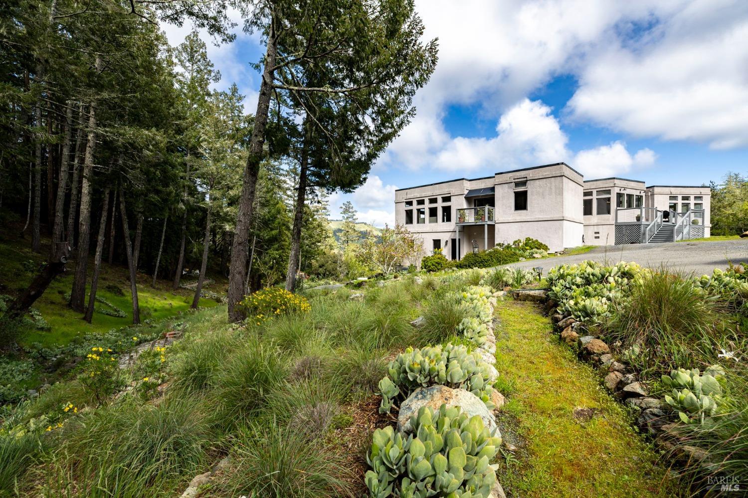 Detail Gallery Image 27 of 38 For 125 E Sylvestris Dr, San Geronimo,  CA 94963 - 4 Beds | 4/1 Baths