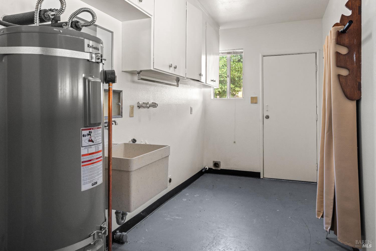 Detail Gallery Image 20 of 32 For 18201 S Highway 101 Unkn, Hopland,  CA 95449 - 3 Beds | 2/1 Baths