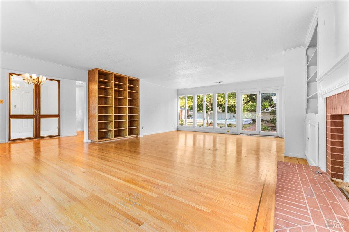 Detail Gallery Image 9 of 55 For 1819 Cedar St, Calistoga,  CA 94515 - 3 Beds | 2/1 Baths