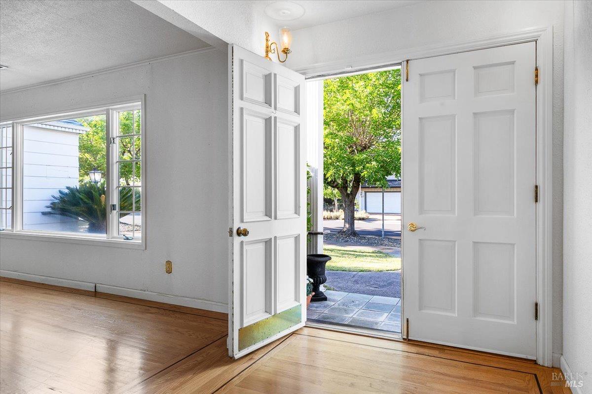 Detail Gallery Image 6 of 55 For 1819 Cedar St, Calistoga,  CA 94515 - 3 Beds | 2/1 Baths