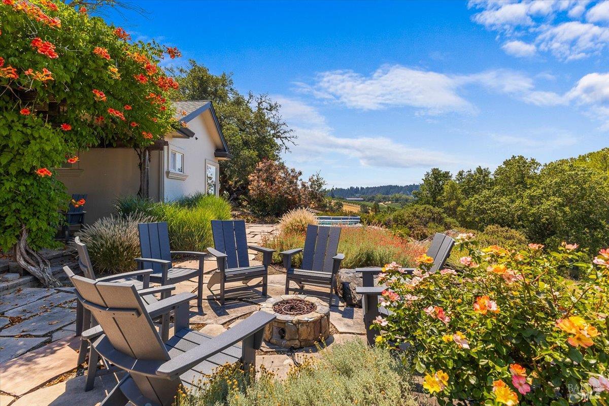 Detail Gallery Image 43 of 58 For 2300 Mill Creek Ln, Healdsburg,  CA 95448 - 3 Beds | 3 Baths