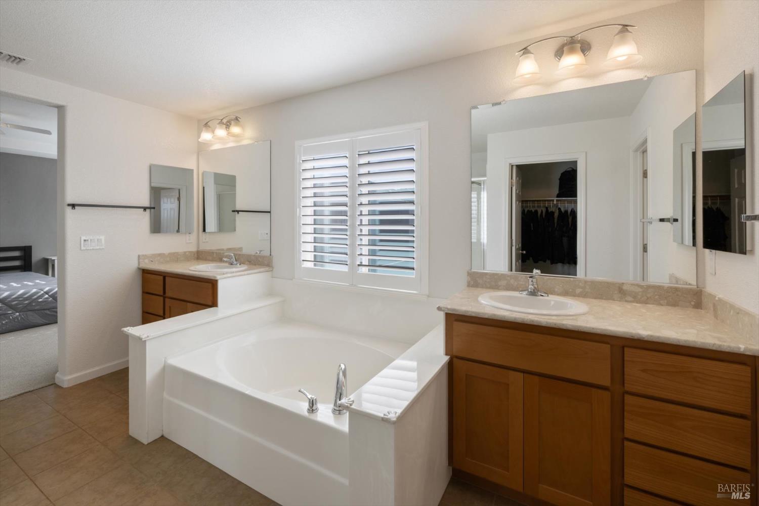 Detail Gallery Image 37 of 63 For 5294 Gramercy Cir, Fairfield,  CA 94533 - 5 Beds | 3/1 Baths