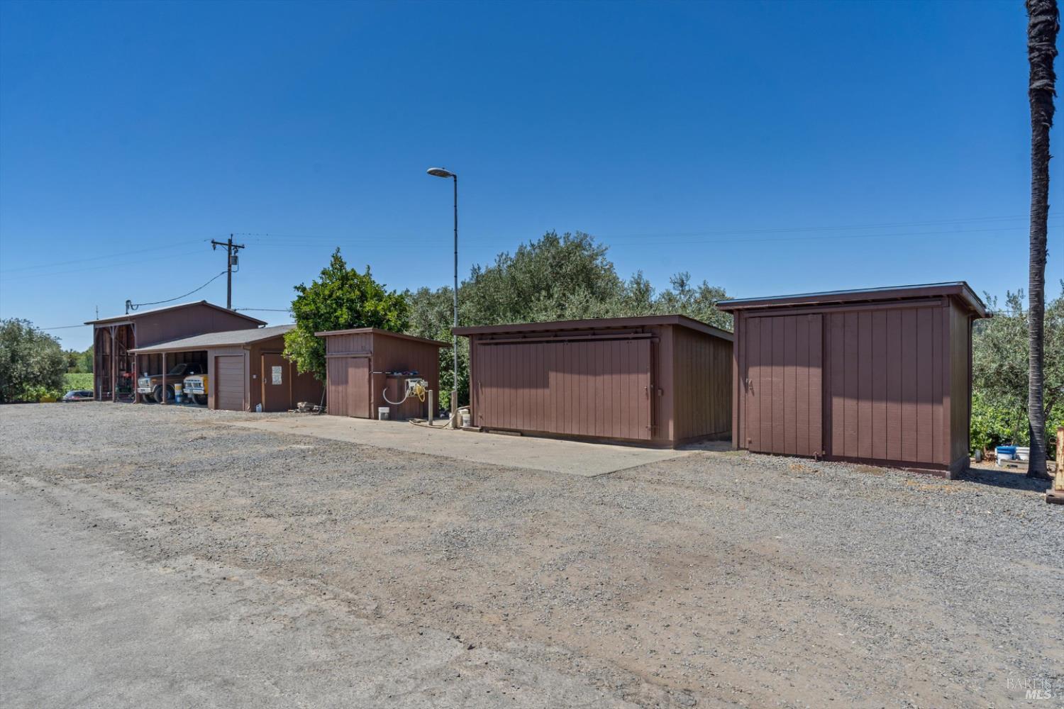 Detail Gallery Image 20 of 37 For 1558 Magnolia Dr, Healdsburg,  CA 95448 - 3 Beds | 2/1 Baths