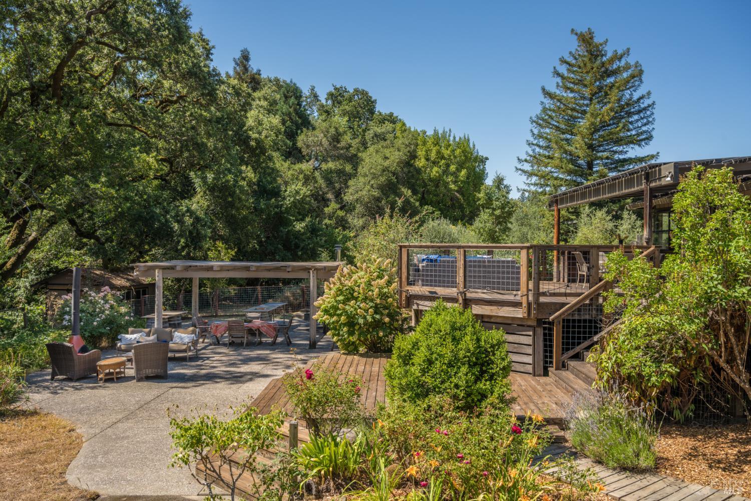 Detail Gallery Image 39 of 64 For 14856 Chalk Hill Rd, Healdsburg,  CA 95448 - 3 Beds | 2/1 Baths