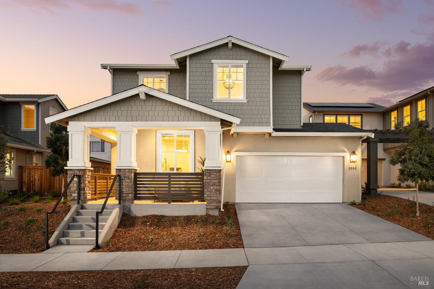Detail Gallery Image 1 of 7 For 2543 Courtney Ave, Santa Rosa,  CA 95403 - 3 Beds | 3 Baths