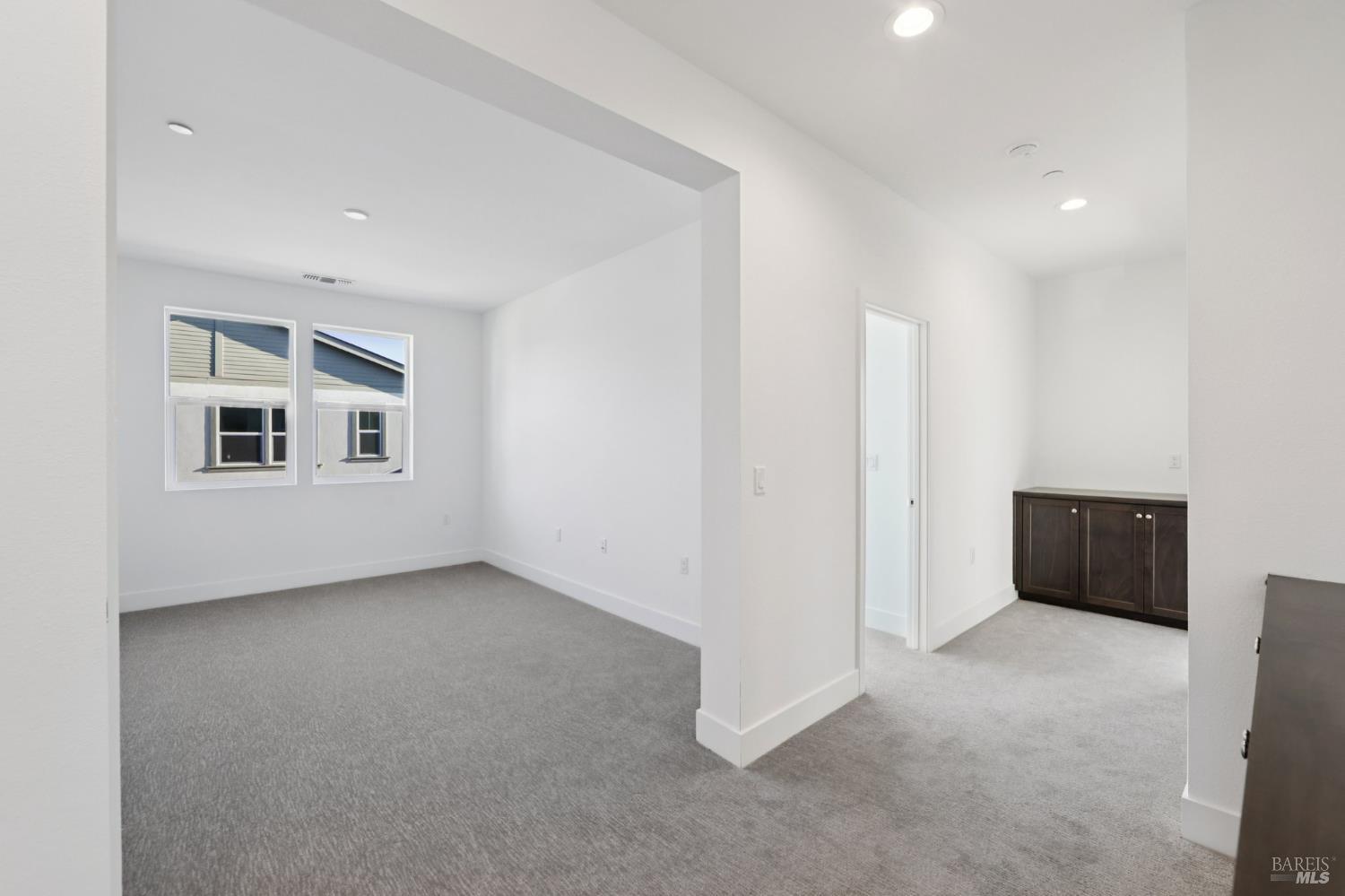 Detail Gallery Image 21 of 40 For 1576 Claritin St, Santa Rosa,  CA 95403 - 4 Beds | 4 Baths