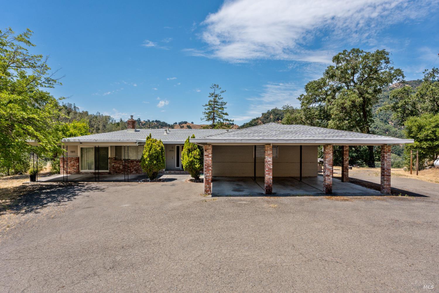 Detail Gallery Image 1 of 32 For 18201 S Highway 101 Unkn, Hopland,  CA 95449 - 3 Beds | 2/1 Baths
