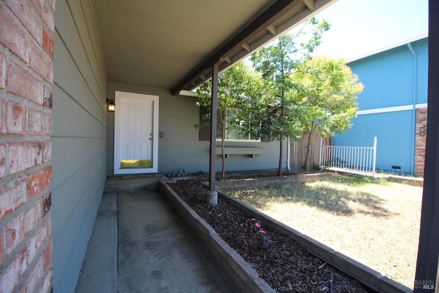 Detail Gallery Image 2 of 24 For 619 Barnacle Way, Suisun City,  CA 94585 - 3 Beds | 2 Baths