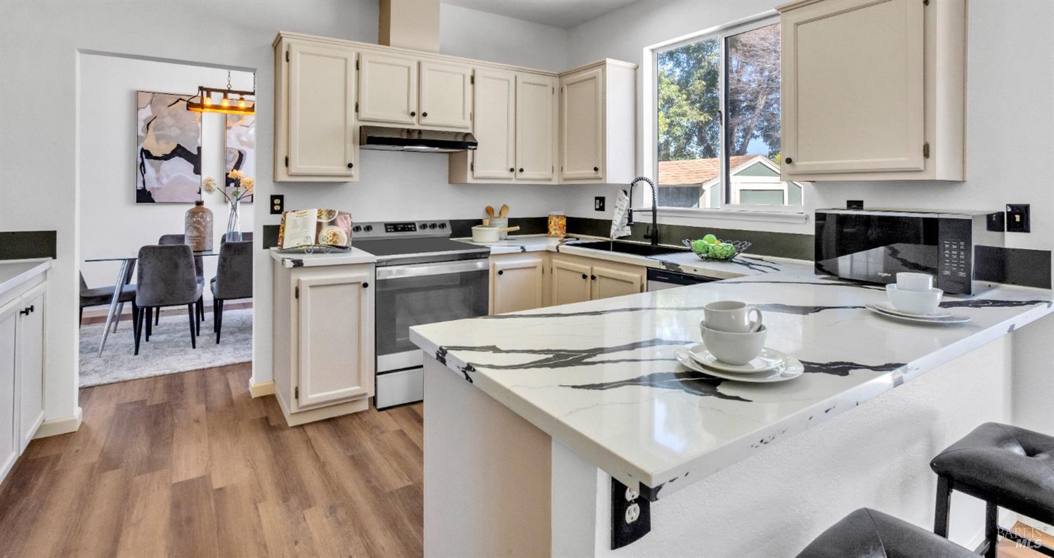 Detail Gallery Image 9 of 35 For 1042 Armsby Way, Suisun City,  CA 94585 - 3 Beds | 2/1 Baths
