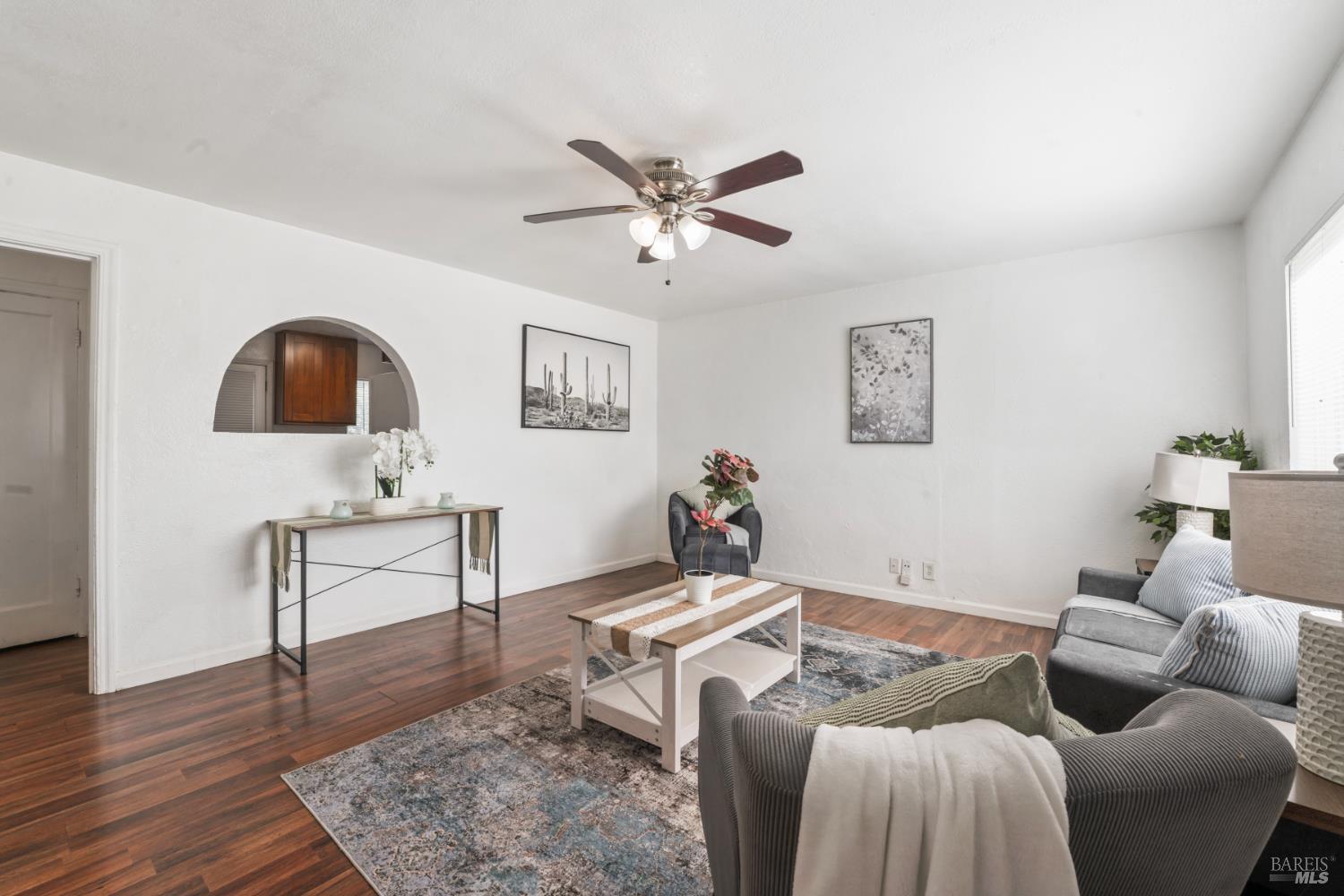 Detail Gallery Image 6 of 19 For 144 Hogan Ave, Vallejo,  CA 94589 - 3 Beds | 1 Baths
