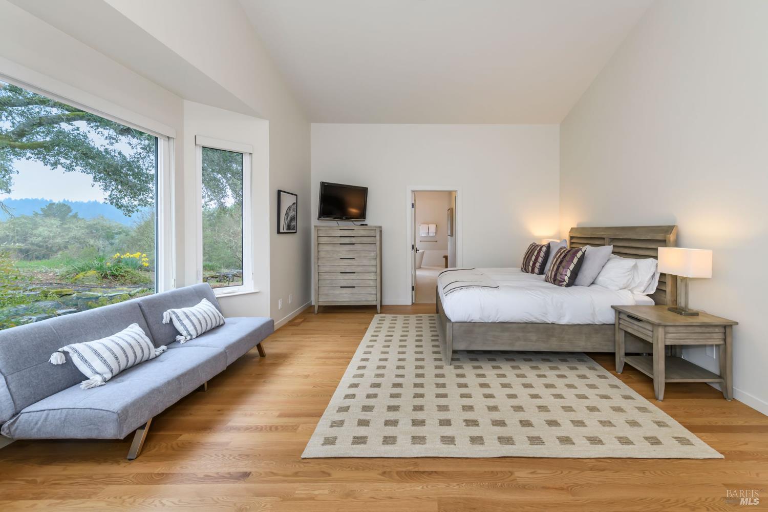 Detail Gallery Image 23 of 58 For 2300 Mill Creek Ln, Healdsburg,  CA 95448 - 3 Beds | 3 Baths
