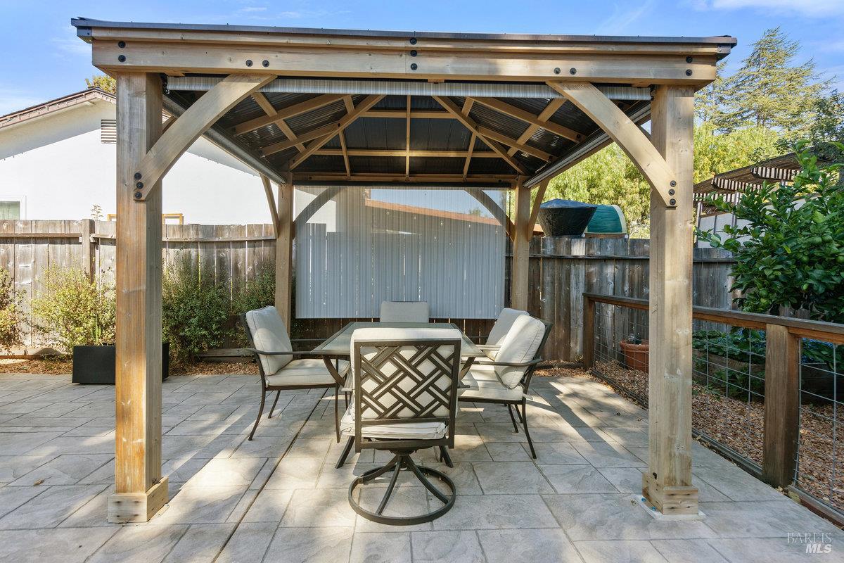 Detail Gallery Image 29 of 32 For 10 Margory Ct, Novato,  CA 94947 - 3 Beds | 2 Baths