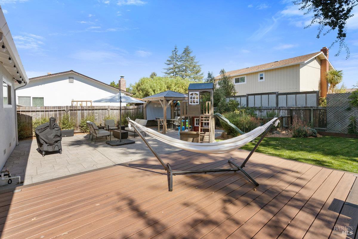 Detail Gallery Image 25 of 32 For 10 Margory Ct, Novato,  CA 94947 - 3 Beds | 2 Baths