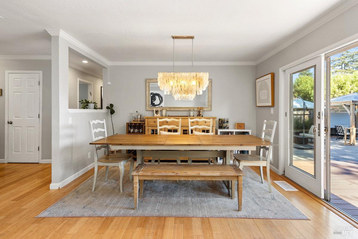 Detail Gallery Image 8 of 32 For 10 Margory Ct, Novato,  CA 94947 - 3 Beds | 2 Baths
