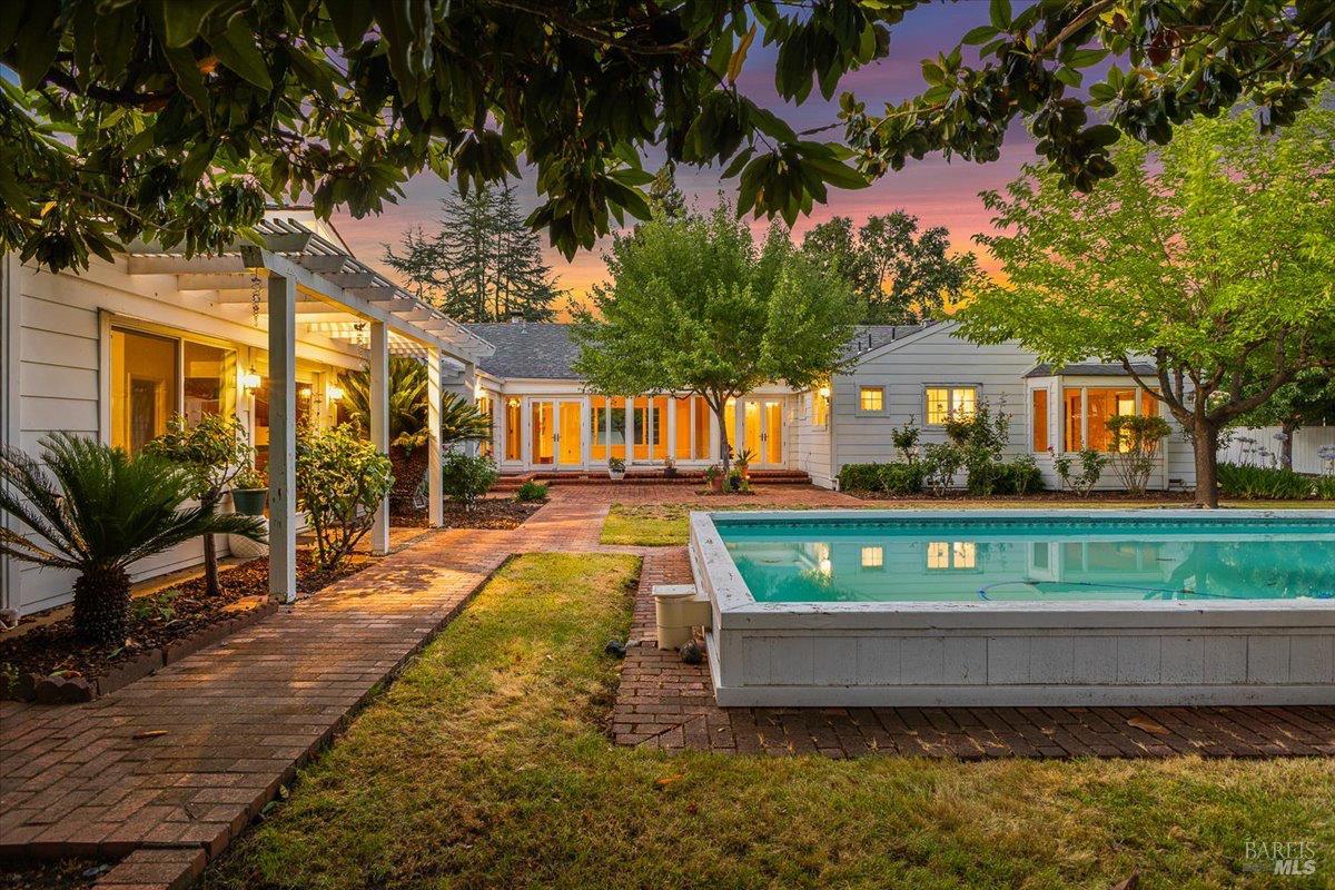 Detail Gallery Image 48 of 55 For 1819 Cedar St, Calistoga,  CA 94515 - 3 Beds | 2/1 Baths