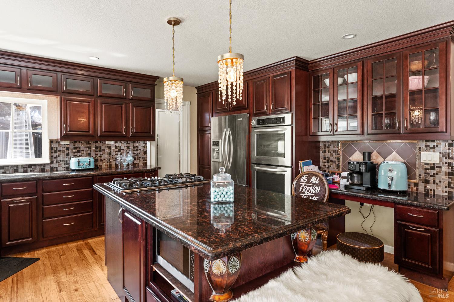 Detail Gallery Image 12 of 35 For 8621 Uva Dr, Redwood Valley,  CA 95470 - 3 Beds | 3 Baths