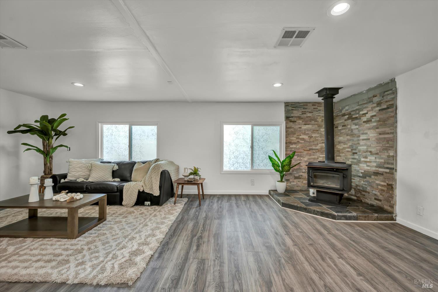 Detail Gallery Image 3 of 16 For 5575 Old Highway 53 Unkn 29, Clearlake,  CA 95422 - 2 Beds | 2 Baths