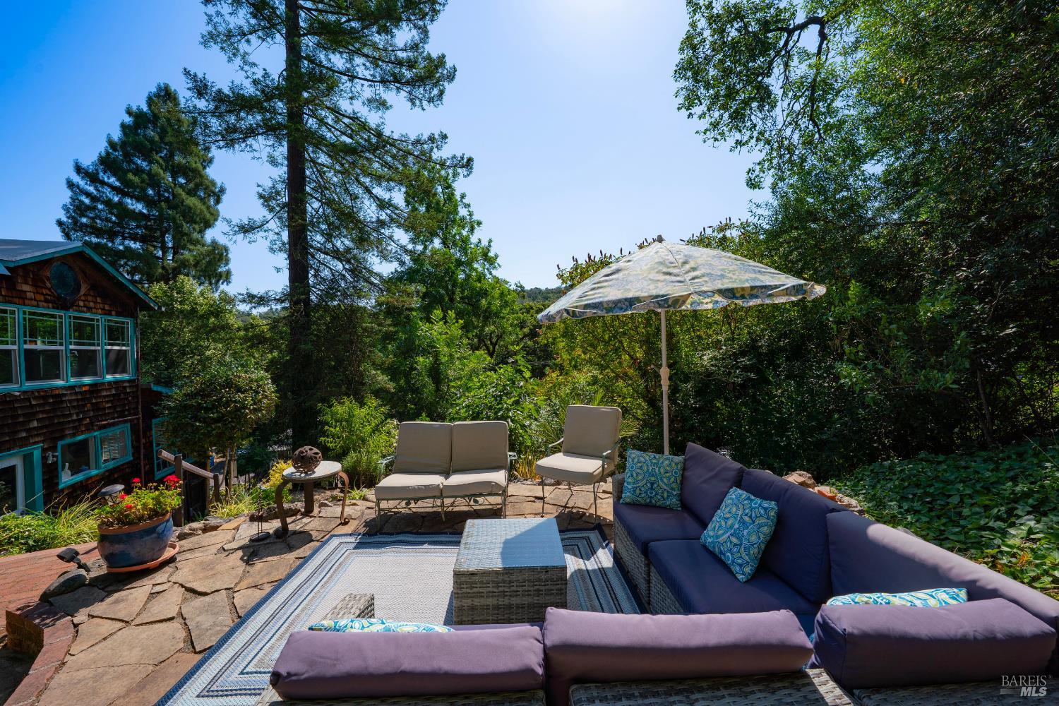 Detail Gallery Image 8 of 26 For 2693 S Fitch Mountain Rd, Healdsburg,  CA 95448 - 4 Beds | 3 Baths