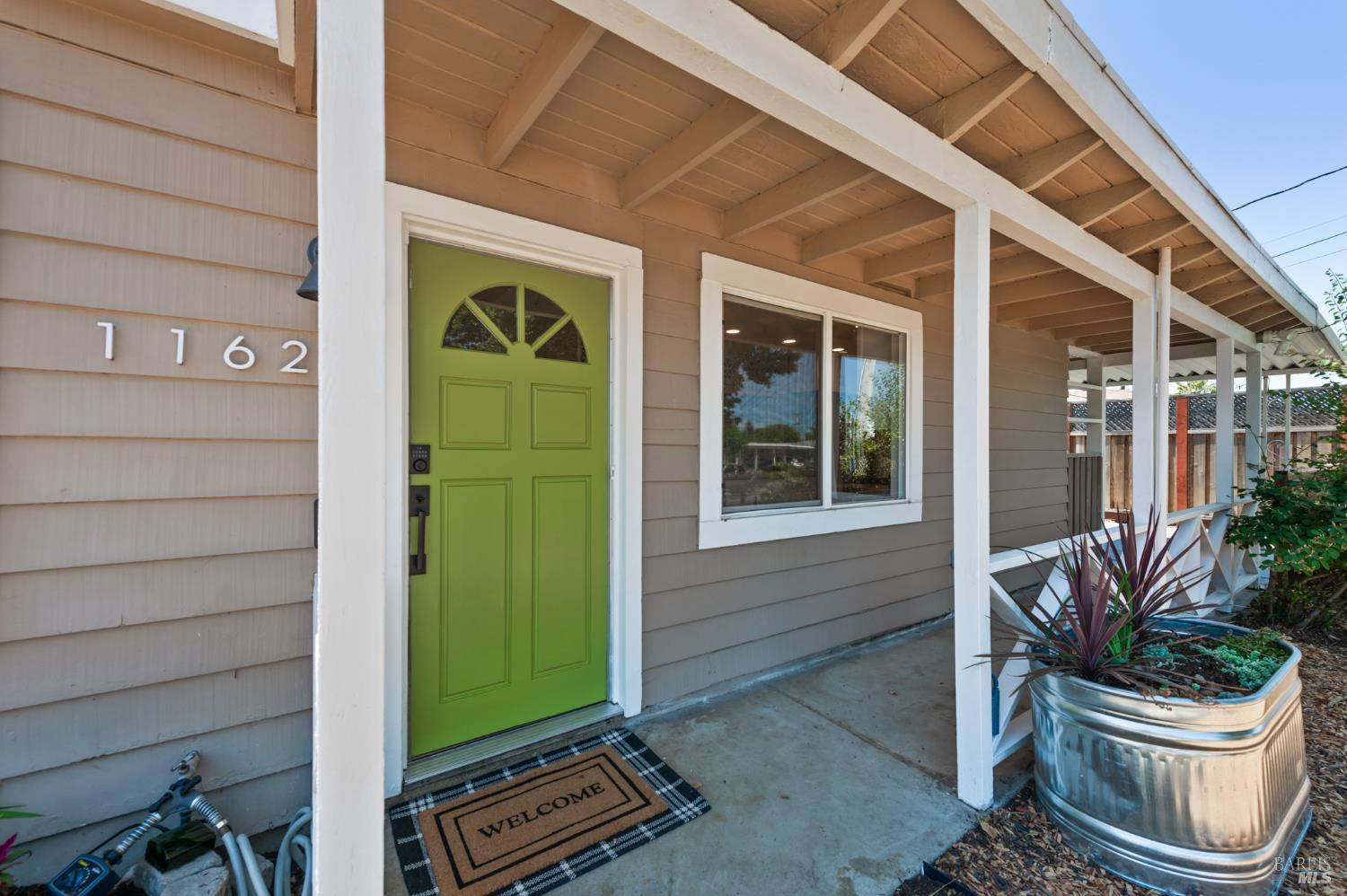 Detail Gallery Image 2 of 26 For 1162 San Domingo Dr, Santa Rosa,  CA 95404 - 3 Beds | 1 Baths