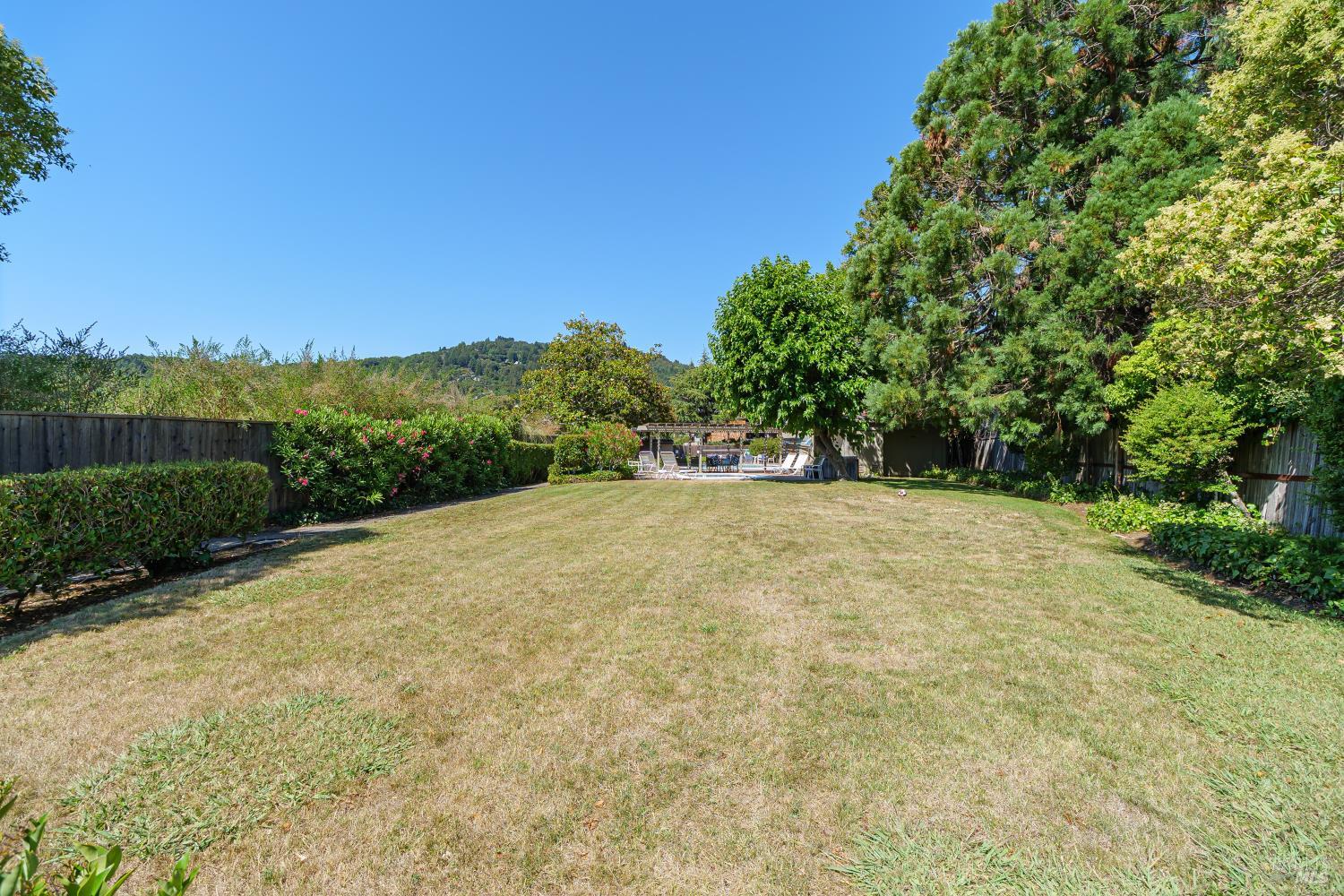 Detail Gallery Image 31 of 38 For 22 Redwood Ave, Corte Madera,  CA 94925 - 3 Beds | 2 Baths