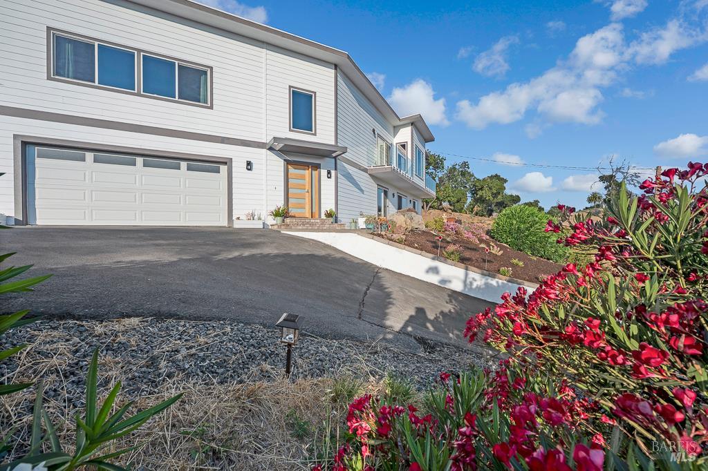 Detail Gallery Image 6 of 75 For 5560 Crystal Dr, Santa Rosa,  CA 95404 - 3 Beds | 2/1 Baths