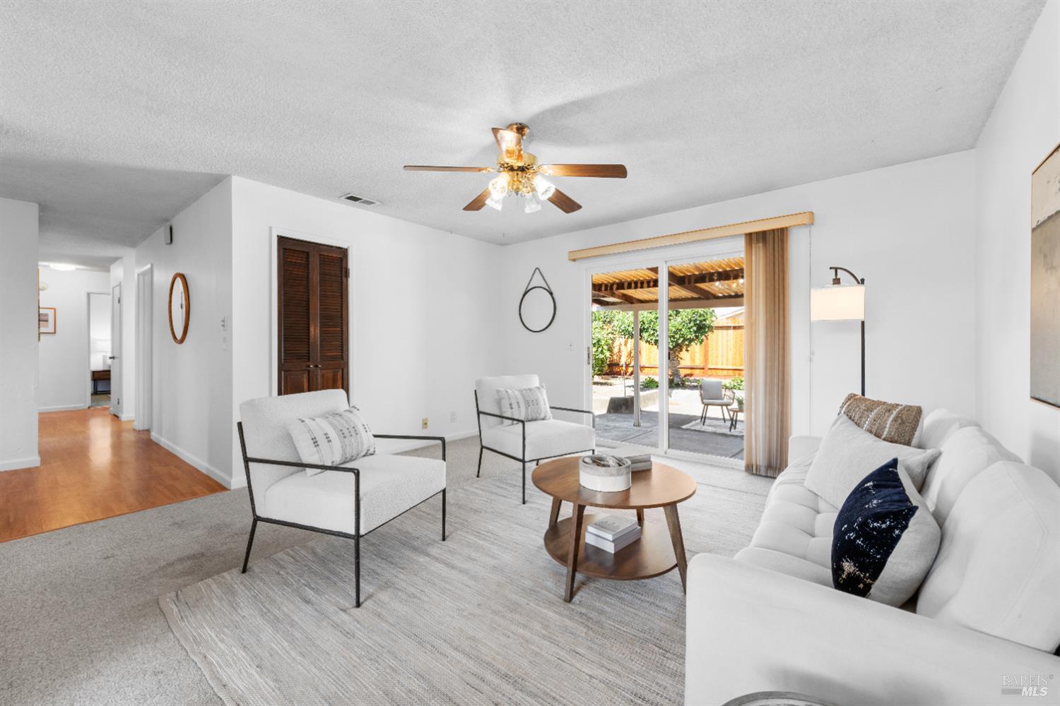 Detail Gallery Image 7 of 20 For 1313 Saint Francis Dr, Petaluma,  CA 94954 - 3 Beds | 2 Baths