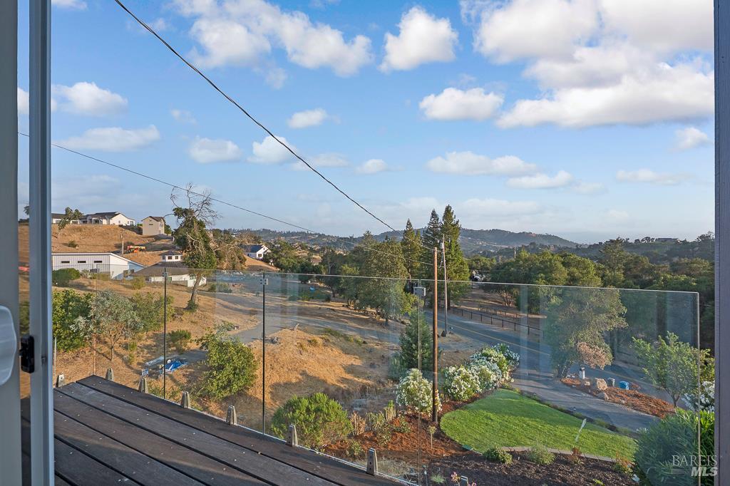 Detail Gallery Image 60 of 75 For 5560 Crystal Dr, Santa Rosa,  CA 95404 - 3 Beds | 2/1 Baths