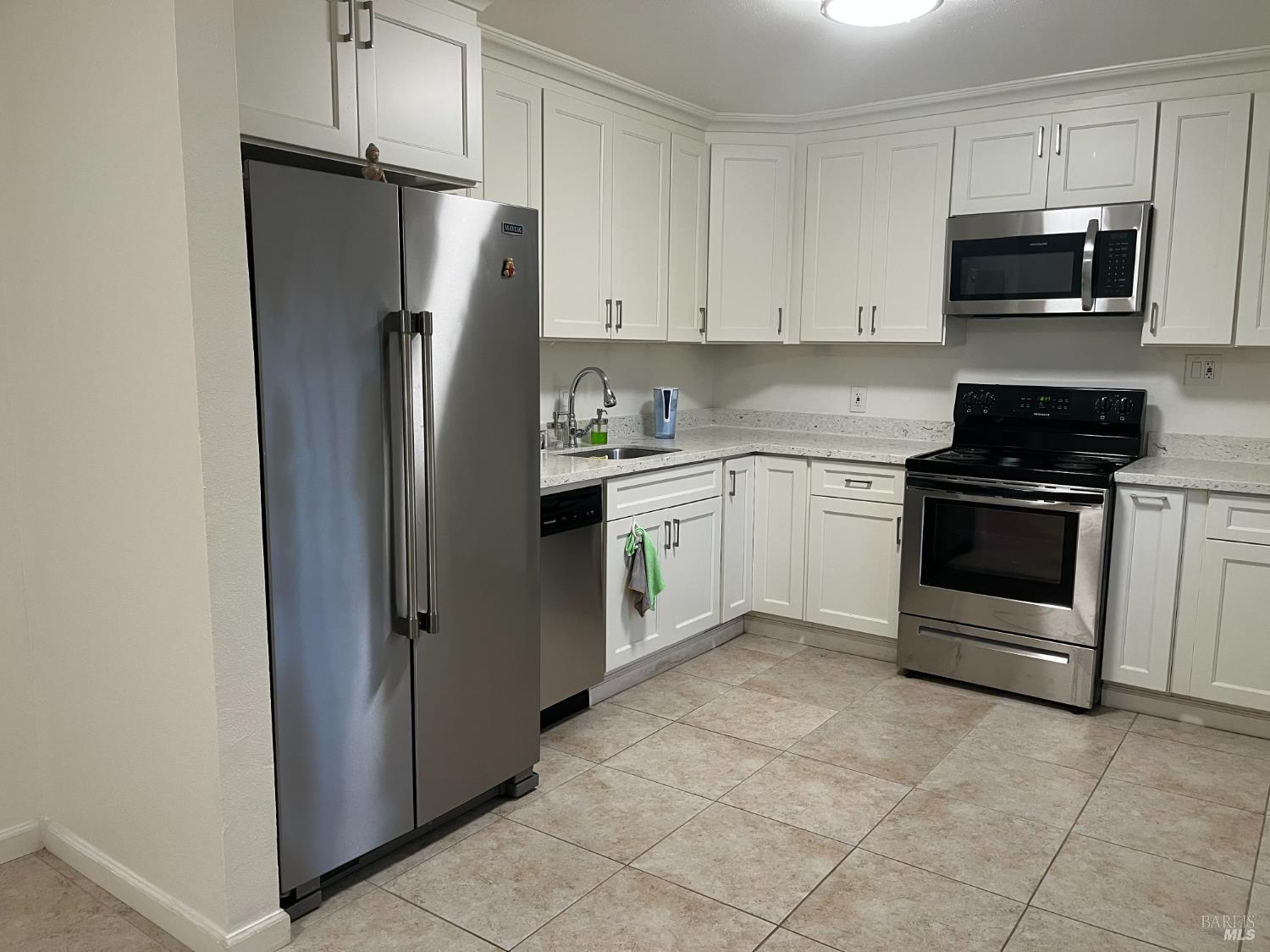 Detail Gallery Image 10 of 12 For 136 Rae Ct, Vallejo,  CA 94591 - 3 Beds | 1 Baths