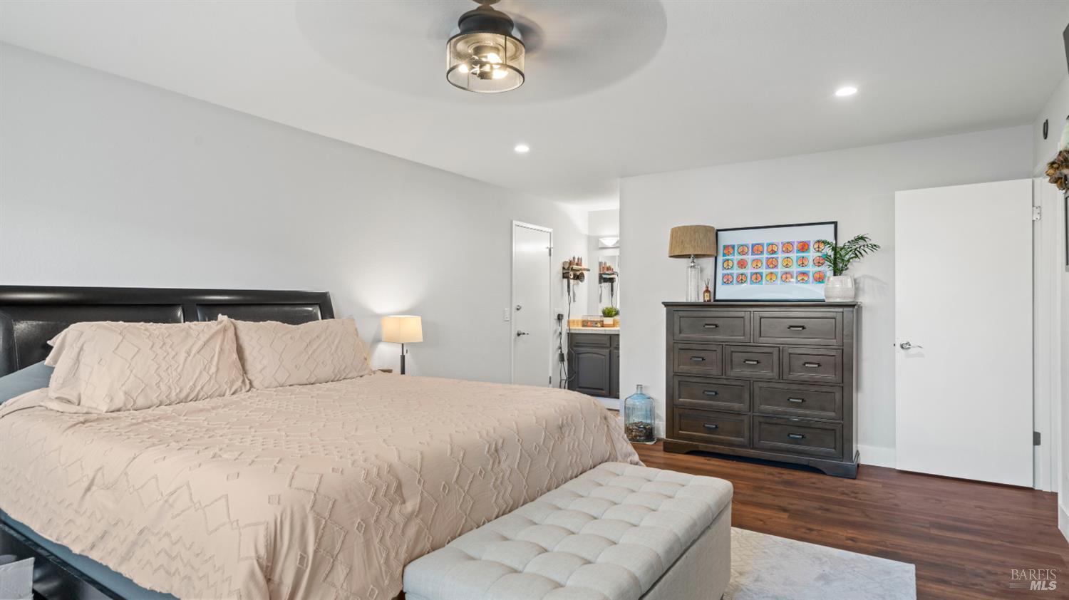 Detail Gallery Image 39 of 61 For 1711 Capistrano Dr, Petaluma,  CA 94954 - 6 Beds | 2/1 Baths