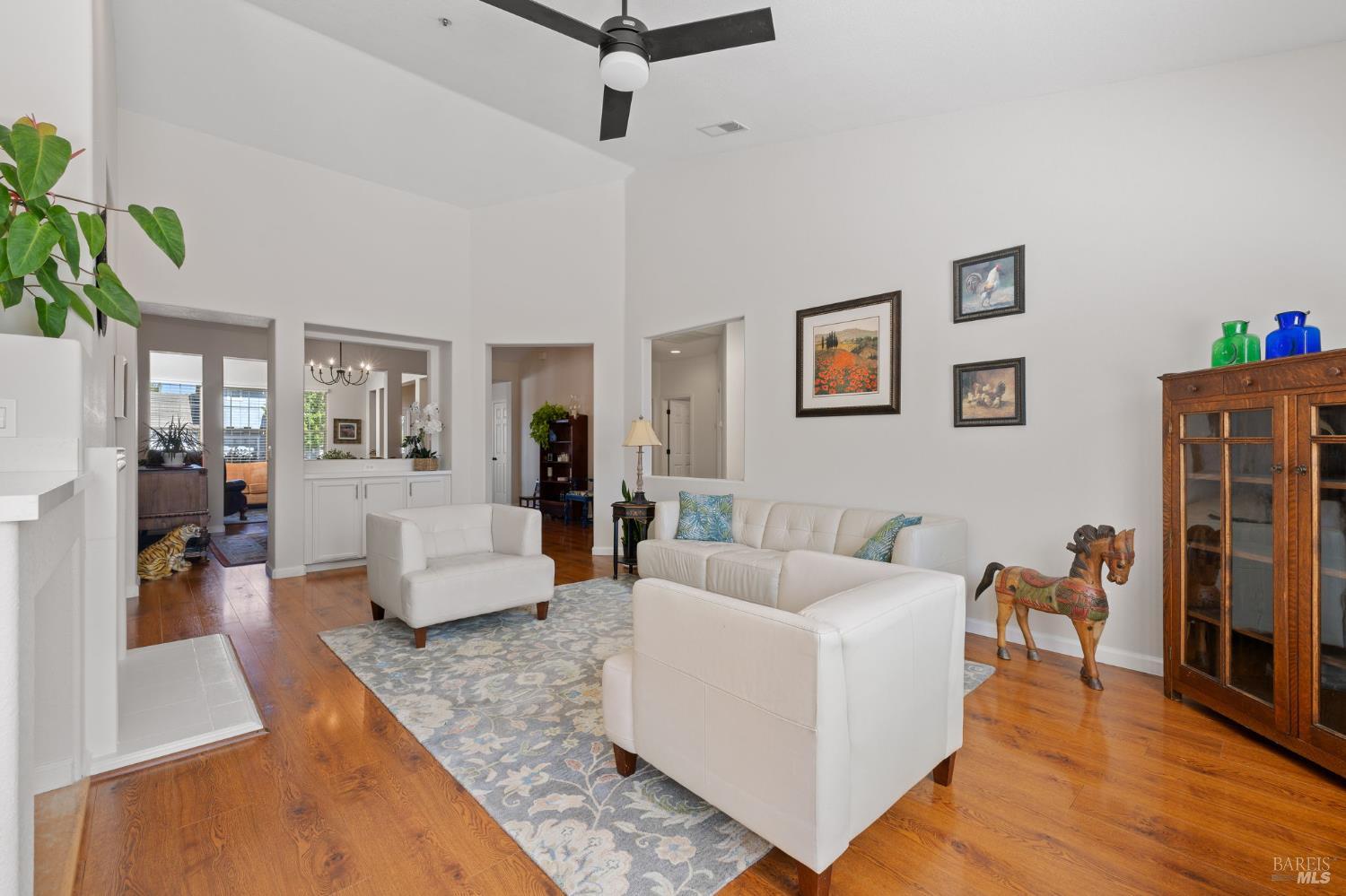 Detail Gallery Image 9 of 47 For 1628 Andover Way, Petaluma,  CA 94954 - 4 Beds | 2 Baths