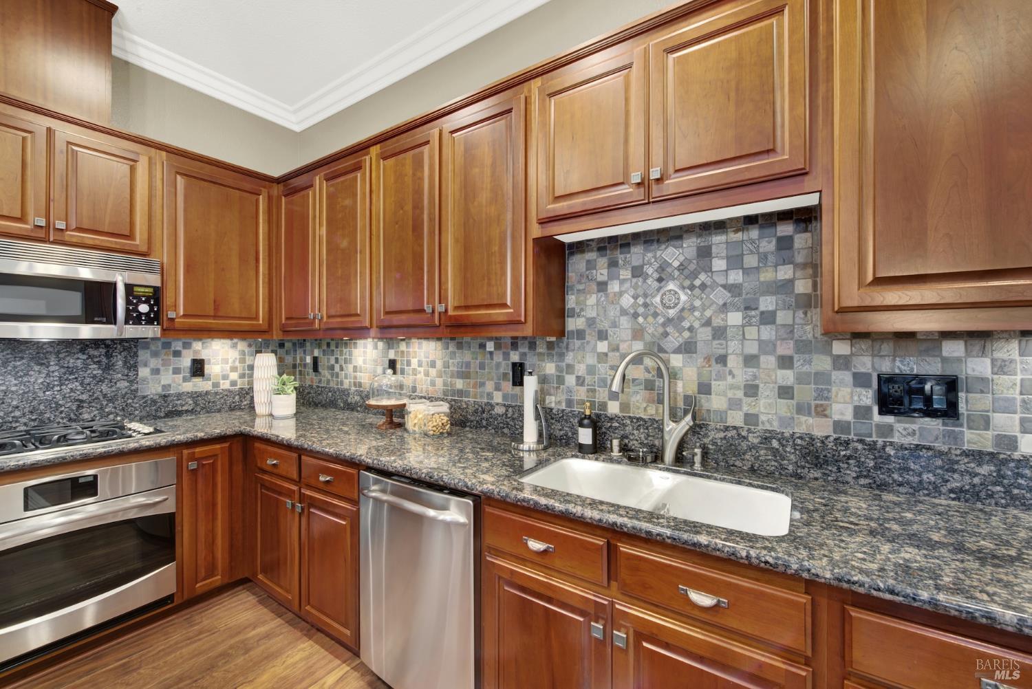 Detail Gallery Image 36 of 77 For 949 Lancaster St, Vacaville,  CA 95687 - 4 Beds | 2 Baths