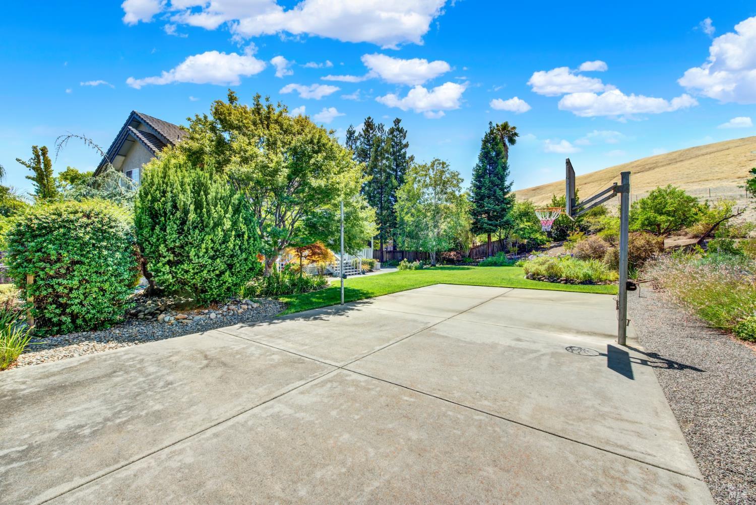 Detail Gallery Image 65 of 71 For 3560 Crownridge Ct, Fairfield,  CA 94534 - 5 Beds | 4 Baths
