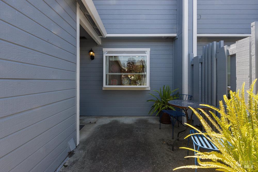 Detail Gallery Image 27 of 33 For 1774 Devonshire Dr, Benicia,  CA 94510 - 3 Beds | 2/1 Baths