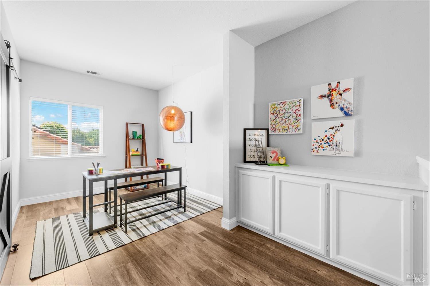 Detail Gallery Image 15 of 27 For 807 Kells Cir, Vacaville,  CA 95688 - 3 Beds | 2/1 Baths