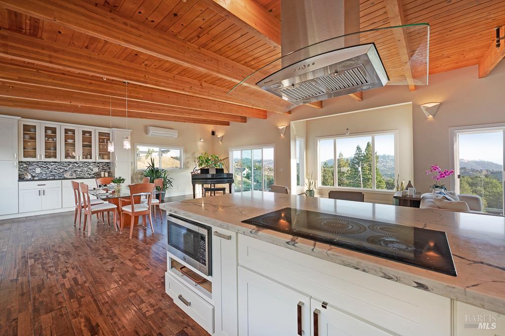 Detail Gallery Image 49 of 75 For 5560 Crystal Dr, Santa Rosa,  CA 95404 - 3 Beds | 2/1 Baths