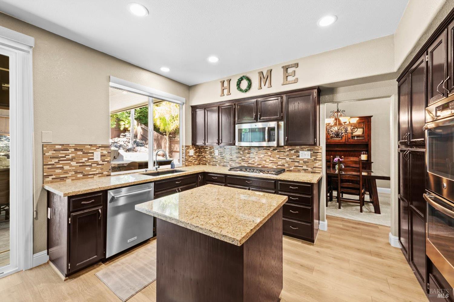 Detail Gallery Image 24 of 96 For 3305 Hillridge Ct, Fairfield,  CA 94534 - 4 Beds | 3 Baths