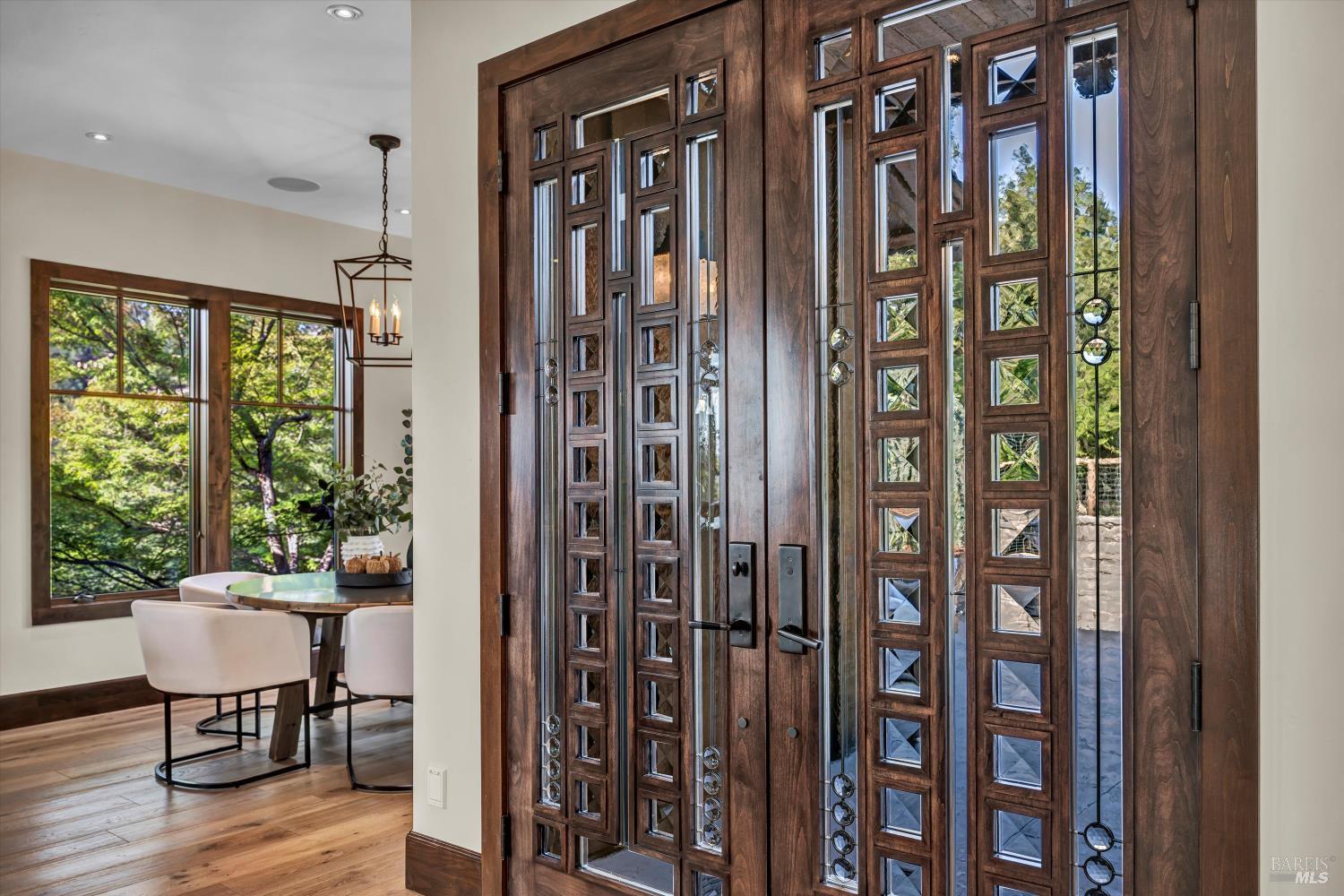 Detail Gallery Image 9 of 57 For 231 Poppy Hill Dr, Healdsburg,  CA 95448 - 4 Beds | 3/1 Baths