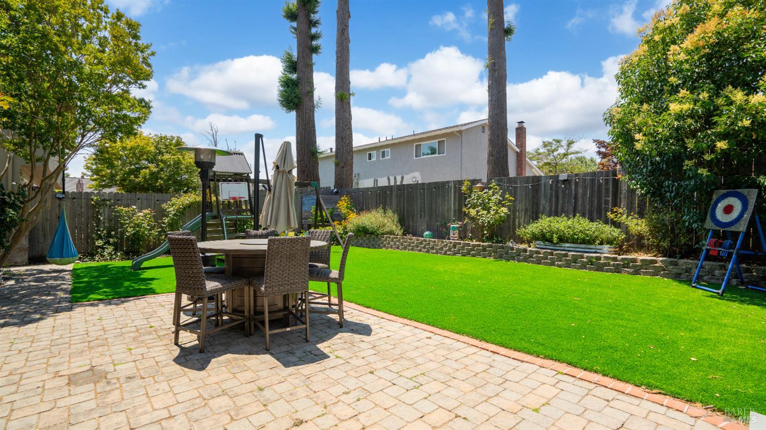 Detail Gallery Image 33 of 61 For 1711 Capistrano Dr, Petaluma,  CA 94954 - 6 Beds | 2/1 Baths