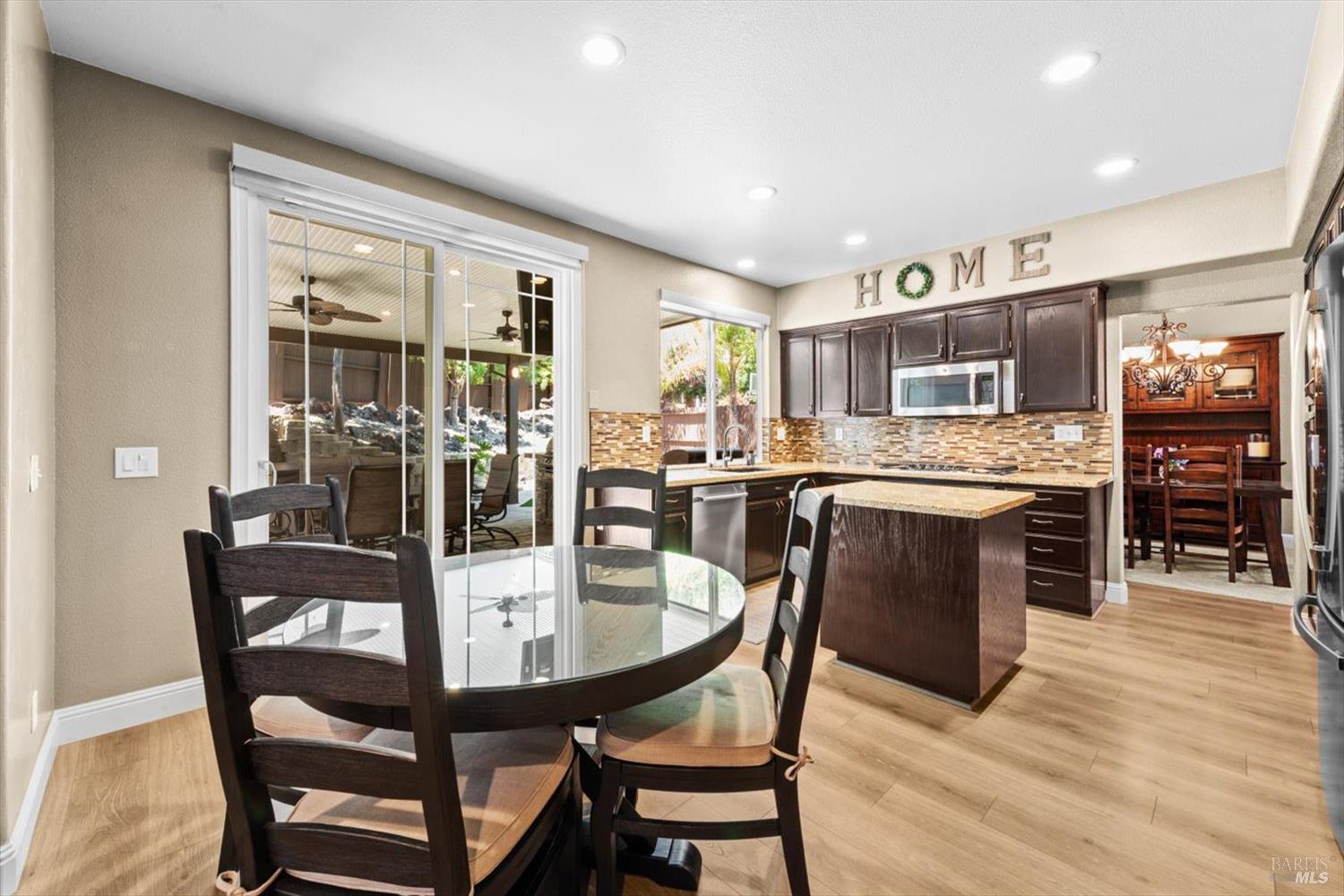 Detail Gallery Image 33 of 96 For 3305 Hillridge Ct, Fairfield,  CA 94534 - 4 Beds | 3 Baths